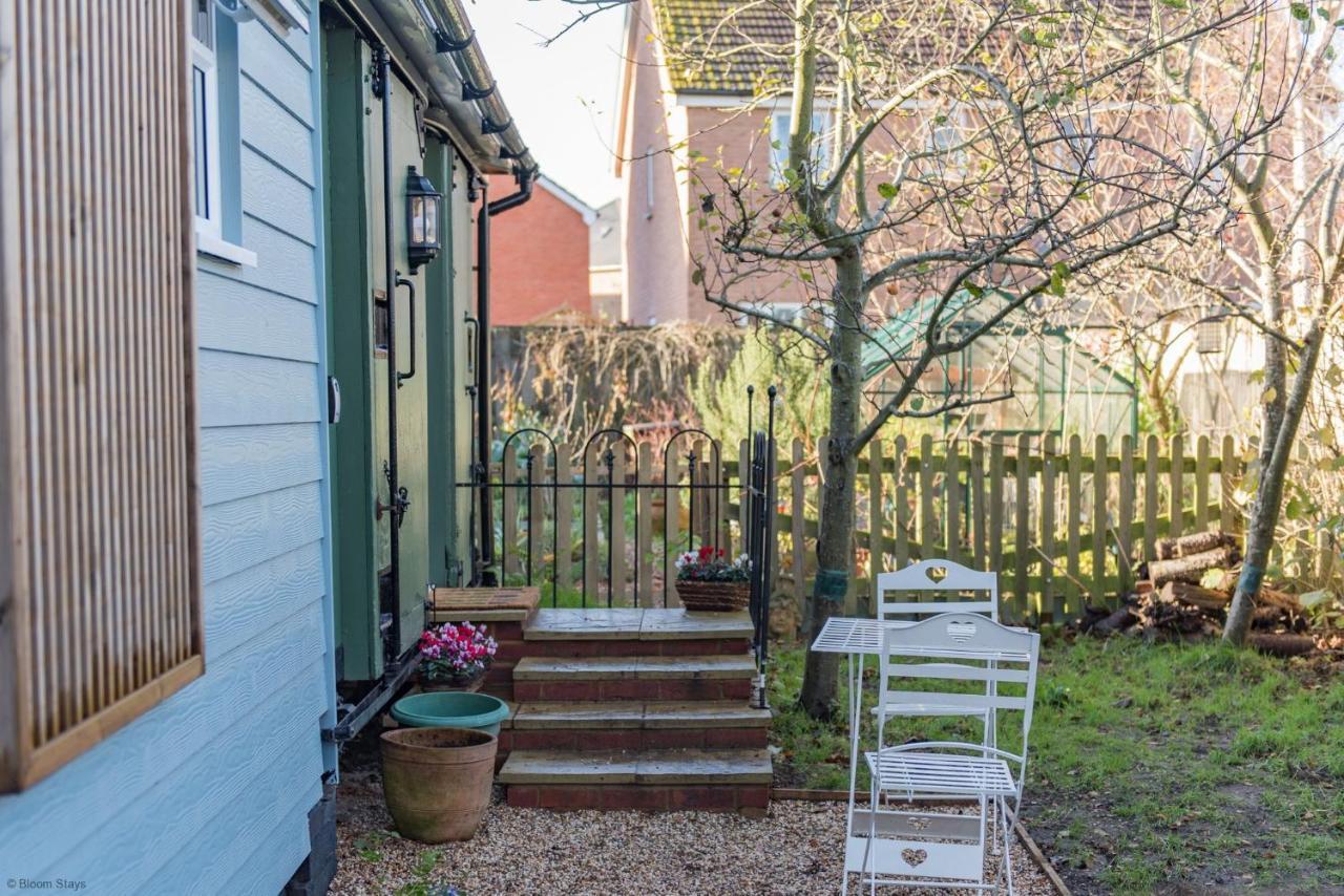 Plumcot Halt By Bloom Stays Canterbury Exterior foto